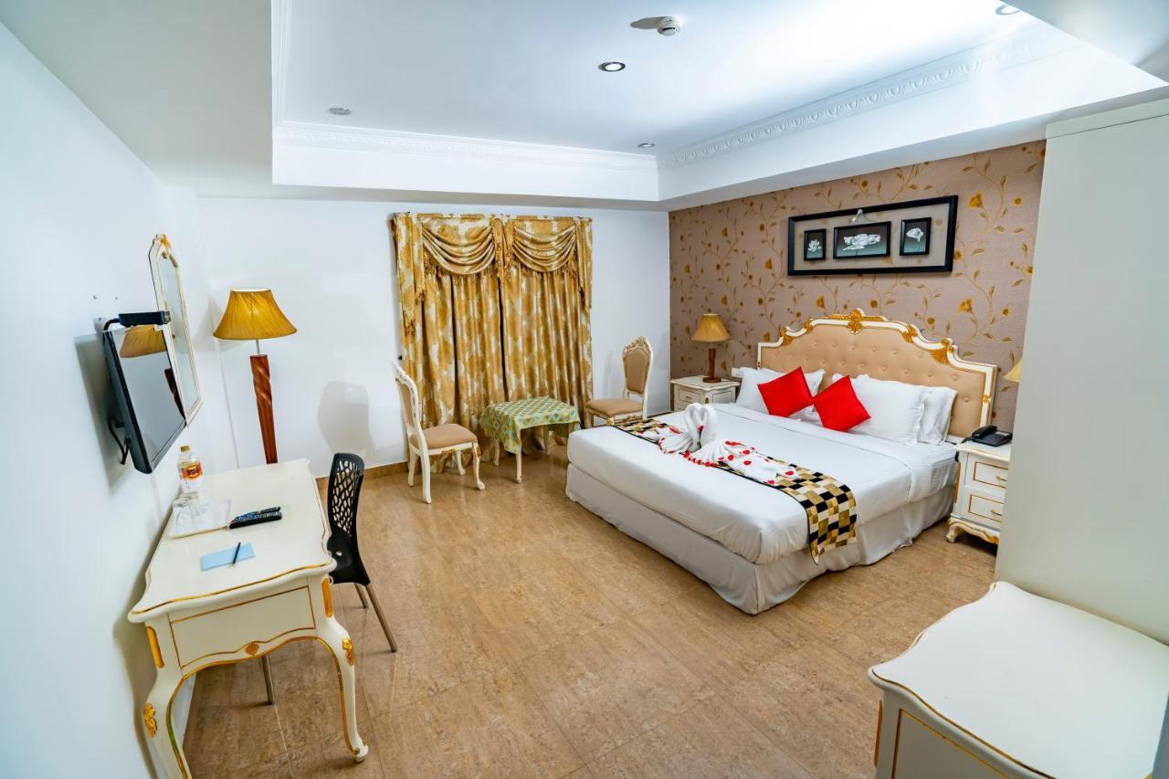 Hotel Sidhartha Chalakudy Kizhake Chālakudi Extérieur photo