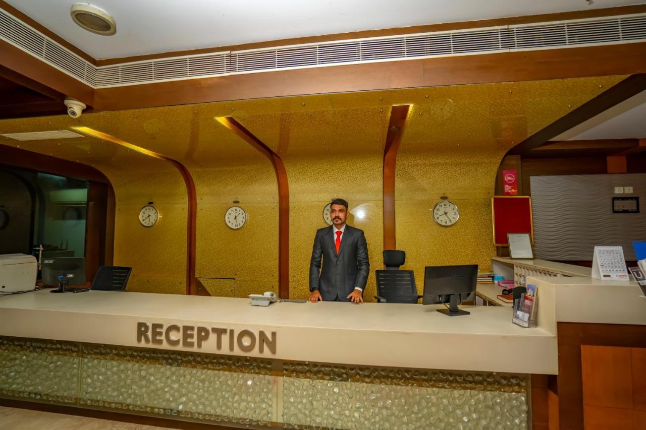 Hotel Sidhartha Chalakudy Kizhake Chālakudi Extérieur photo